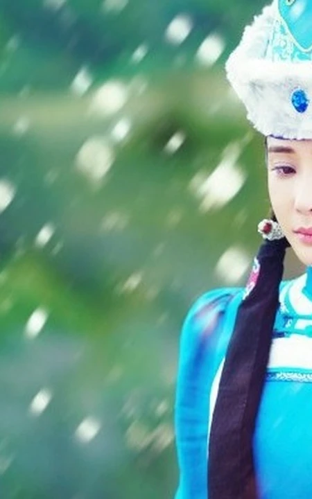 《龙胆花》杜若溪唯美剧照图片，英姿飒爽蒙古装出镜