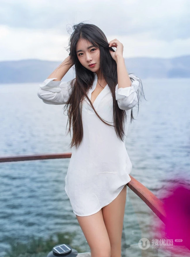 气质高挑女生可乐Vicky高清户外系列写真图集