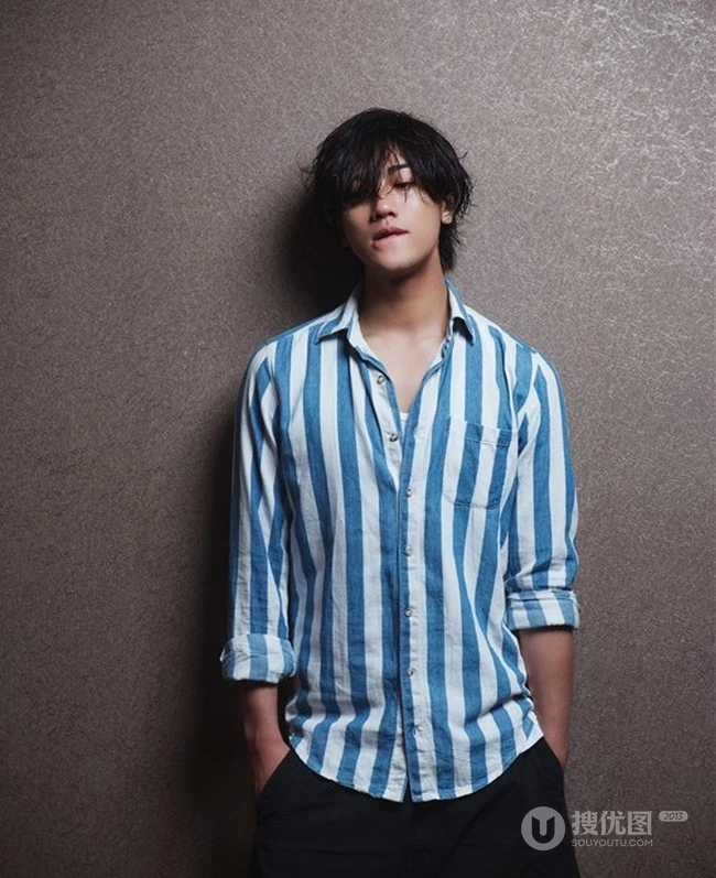 男演员、歌手赤西仁（Akanishi Jin）忧郁写真图片