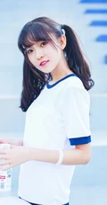 双马尾可爱校服少女清新户外写真