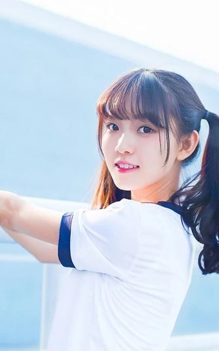 双马尾可爱校服少女清新户外写真
