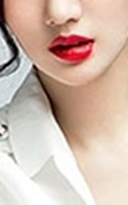 女生韩与诺气质写真大片，简约白衫上阵霸气外露