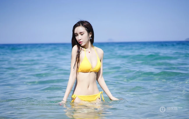 女生模特Eva_茜茜气质高清泳装海边写真