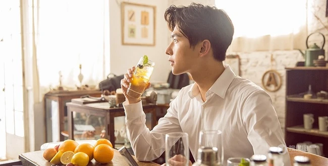 杨洋高清居家休闲写真，画面清新舒适惬意