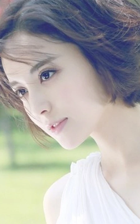 古力娜扎唯美森系户外写真，灵动婉约诗意十足