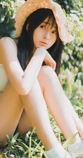 绝美森系少女唯美户外写真，清秀容颜让人难忘