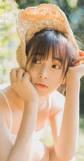 绝美森系少女唯美户外写真，清秀容颜让人难忘