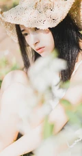 绝美森系少女唯美户外写真，清秀容颜让人难忘