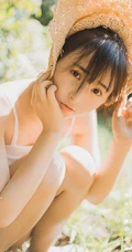 绝美森系少女唯美户外写真，清秀容颜让人难忘