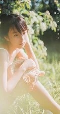 绝美森系少女唯美户外写真，清秀容颜让人难忘