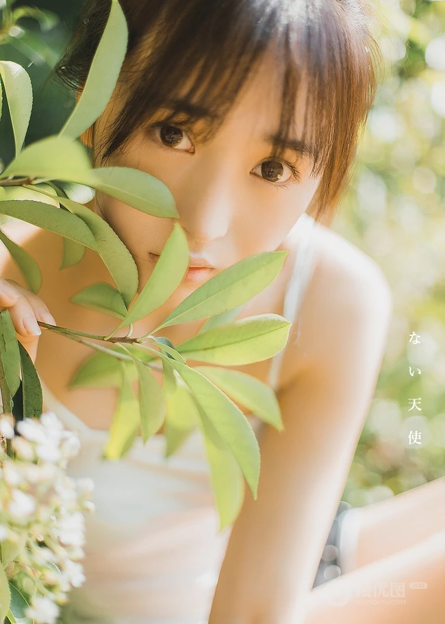 绝美森系少女唯美户外写真，清秀容颜让人难忘