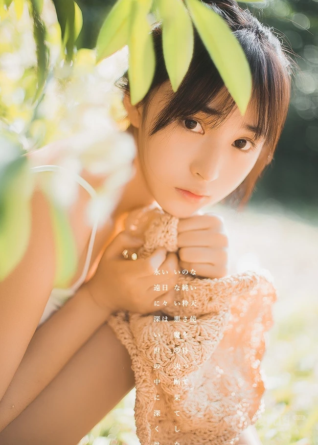 绝美森系少女唯美户外写真，清秀容颜让人难忘