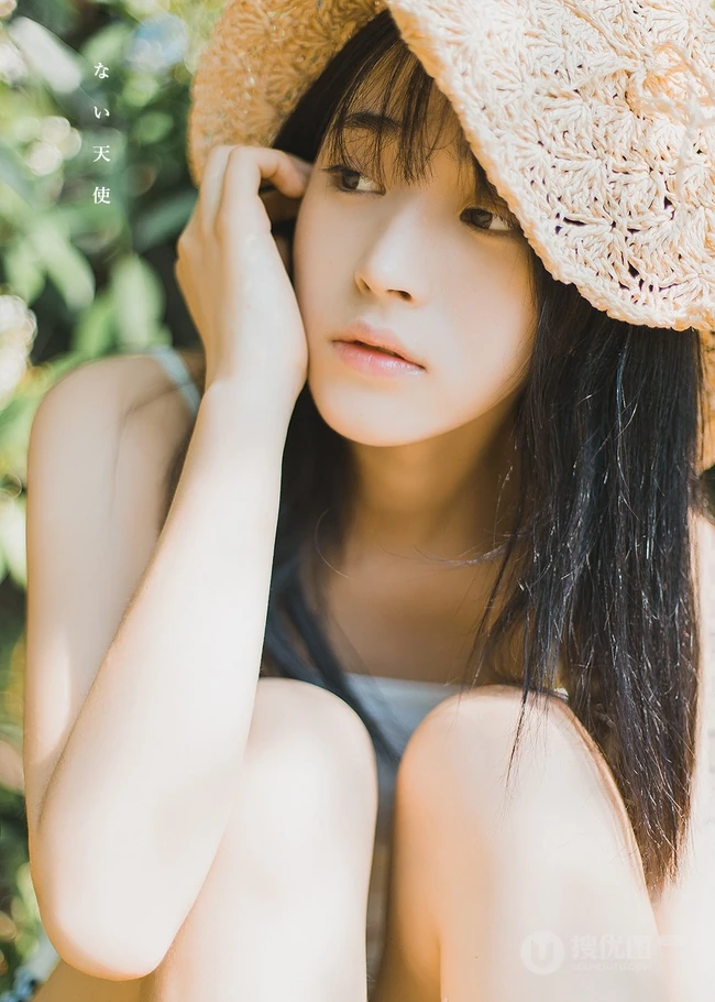 绝美森系少女唯美户外写真，清秀容颜让人难忘