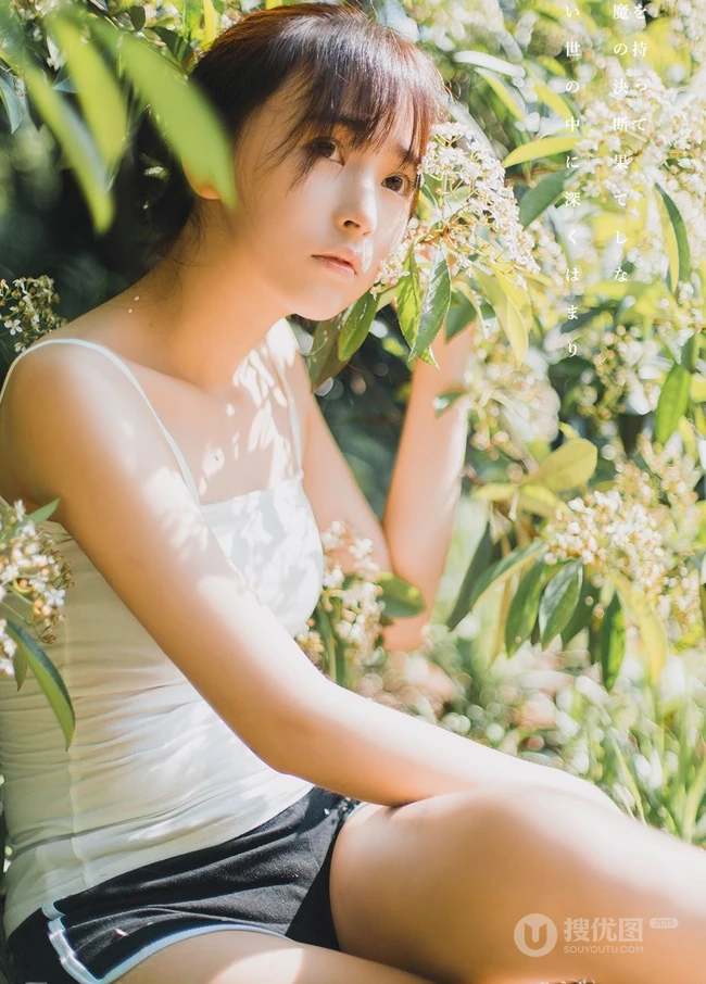 绝美森系少女唯美户外写真，清秀容颜让人难忘