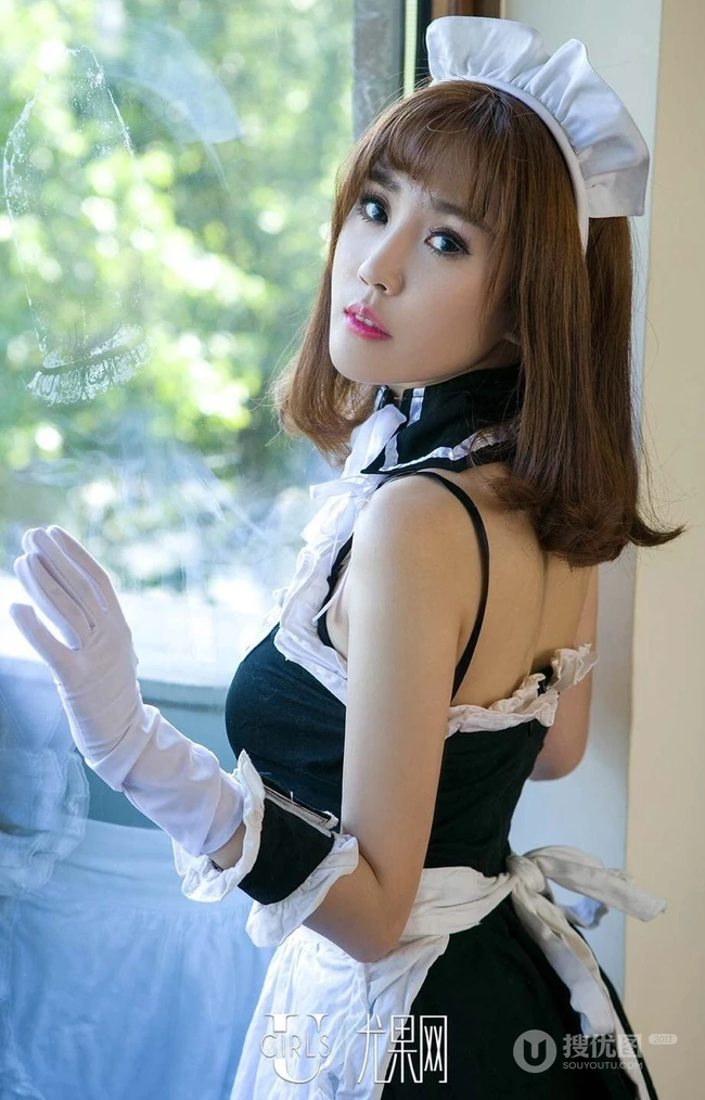 邻家女孩猴小语魅力变装写真美图，cos春丽、女仆制服秀