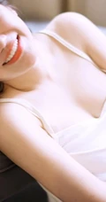匀称短发软妹子雪怡气质唯美诱人室内美照