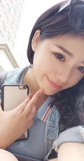 匀称短发软妹子雪怡气质唯美诱人室内美照