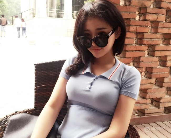 匀称短发软妹子雪怡气质唯美诱人室内美照