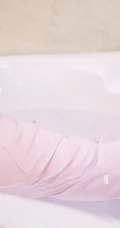 匀称短发软妹子雪怡气质唯美诱人室内美照
