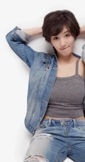 短发女星徐悦清新牛仔服装写真，彰显动感青春和活力