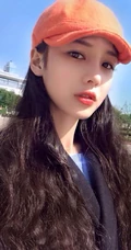 北影校花付乐莹气质帅气牛仔服、短裙、自拍美图