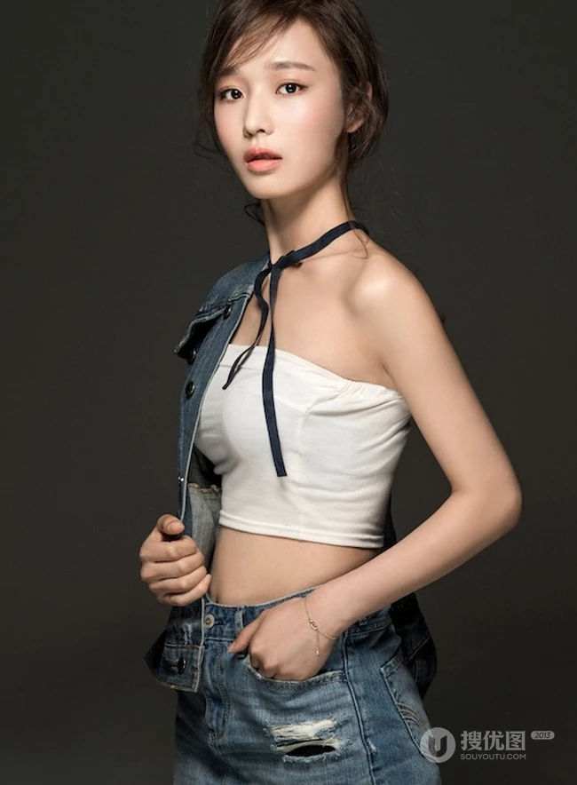 北影校花付乐莹气质帅气牛仔服、短裙、自拍美图