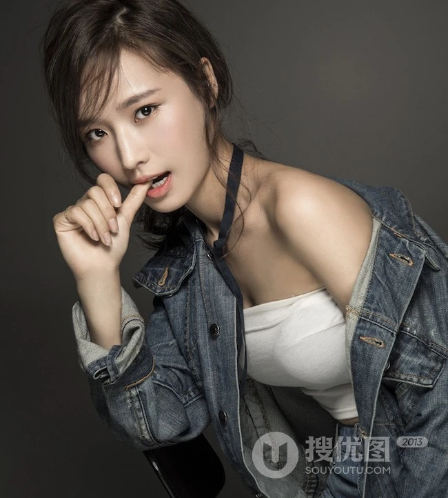 北影校花付乐莹气质帅气牛仔服、短裙、自拍美图