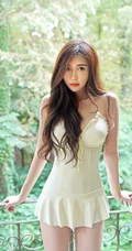 气质模特儿方绮言Ayaka首套高清写真 脸庞精致，曲线完美