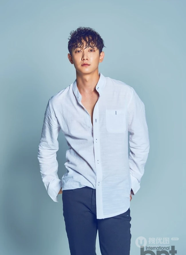 韩国男演员李正赫登时尚杂志《bnt》写真图片