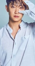 韩国男演员李正赫登时尚杂志《bnt》写真图片