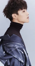 型男马天宇高清时尚初冬写真，俊朗眼神略显忧郁