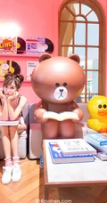 清纯可爱女生小九九短裤背心展动人阳光笑容