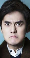 帅气男星蒋劲夫童趣十足，上演十二连拍，秒变表情帝