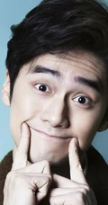 帅气男星蒋劲夫童趣十足，上演十二连拍，秒变表情帝
