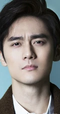 帅气男星蒋劲夫童趣十足，上演十二连拍，秒变表情帝