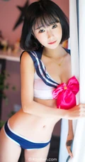 短发少女模特气质高清学生装家居服、蕾丝家居写真图片