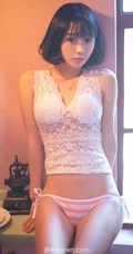 短发少女模特气质高清学生装家居服、蕾丝家居写真图片