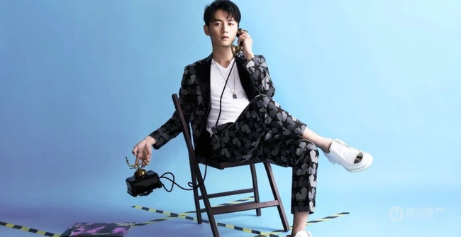 帅哥演员陈晓最新时尚小西装套装写真大片