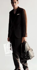 霍建华伊周时尚写真大片，初冬服饰尽显冬日时尚
