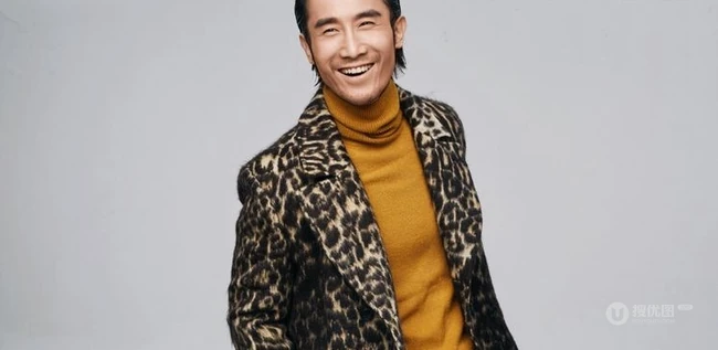 魅力型男奇道酷帅写真大片，背头造型眼神犀利
