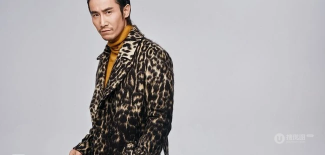 魅力型男奇道酷帅写真大片，背头造型眼神犀利