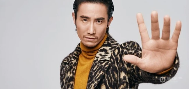魅力型男奇道酷帅写真大片，背头造型眼神犀利