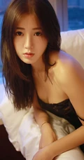 相貌甜美，肌肤如玉 气质妹子卤蛋luna诱人室内写真美图