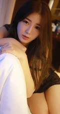 相貌甜美，肌肤如玉 气质妹子卤蛋luna诱人室内写真美图