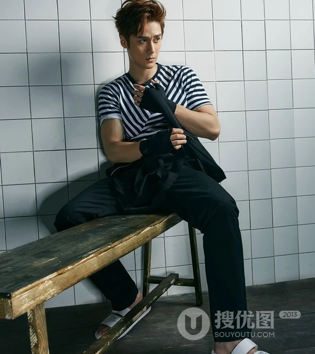 阳光硬朗的帅哥 蒋劲夫运动系青春写真大片图集