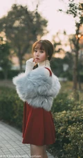 可爱少女七宝唯美室外写真，恬静怡然享受生活