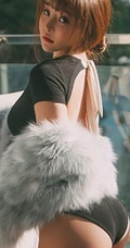 可爱少女七宝唯美室外写真，恬静怡然享受生活