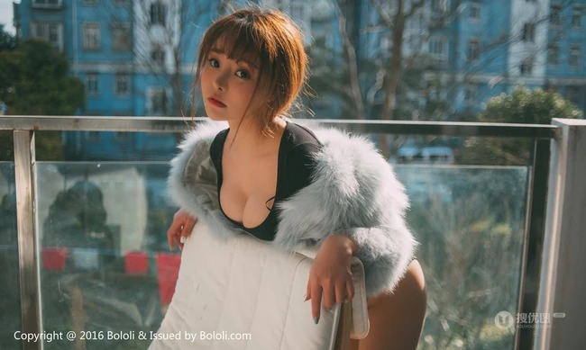 可爱少女七宝唯美室外写真，恬静怡然享受生活