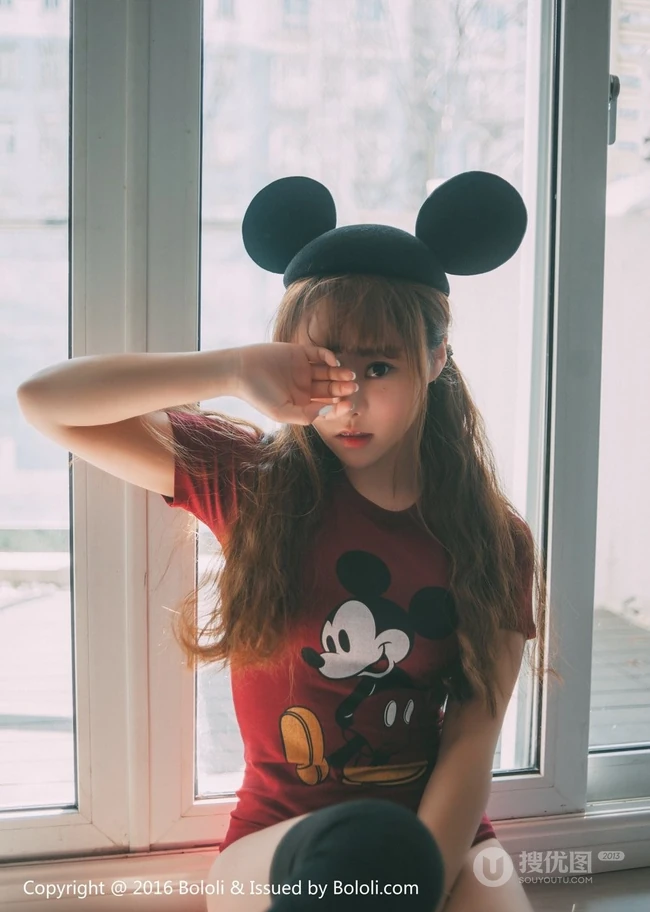 可爱少女七宝唯美室外写真，恬静怡然享受生活