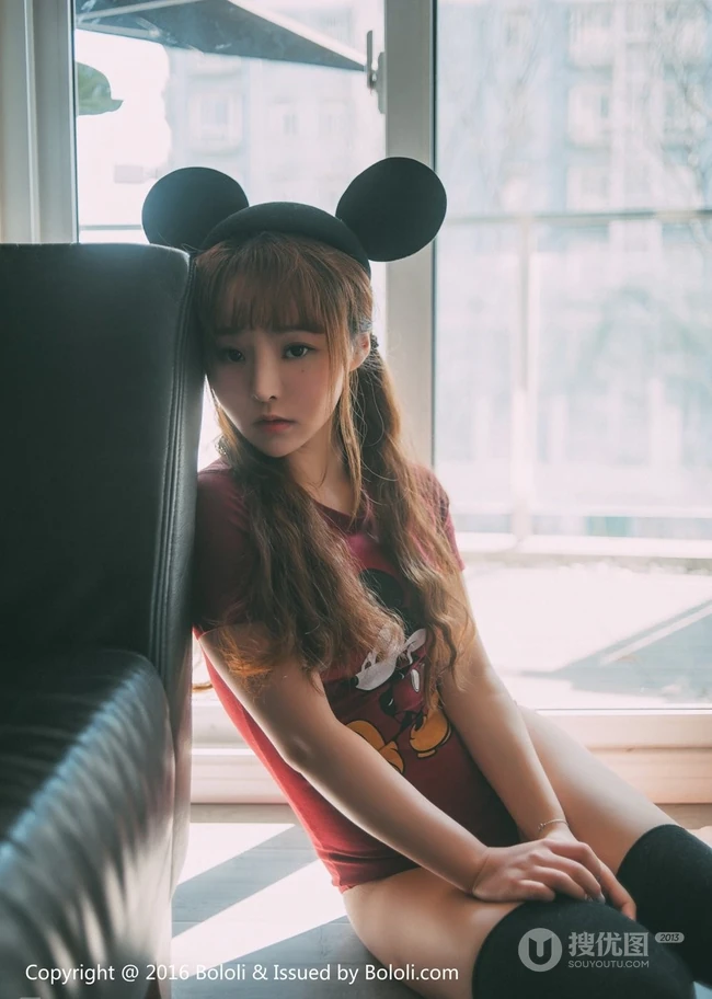 可爱少女七宝唯美室外写真，恬静怡然享受生活